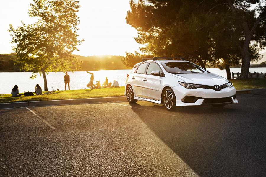  Toyota Corolla iM 2016 года  (NA) (фото 6 из 30)